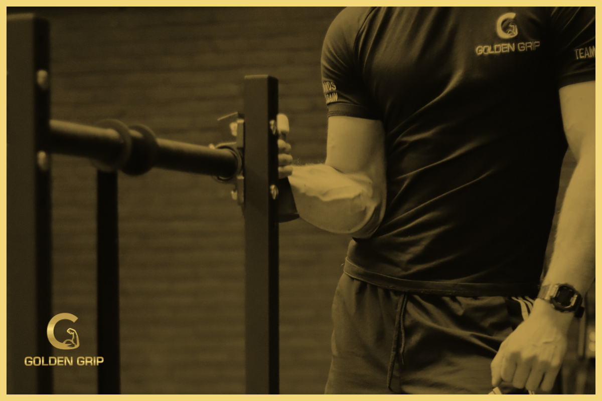 This forearmstation train wrist flexion, wrist extension, pronation and supination